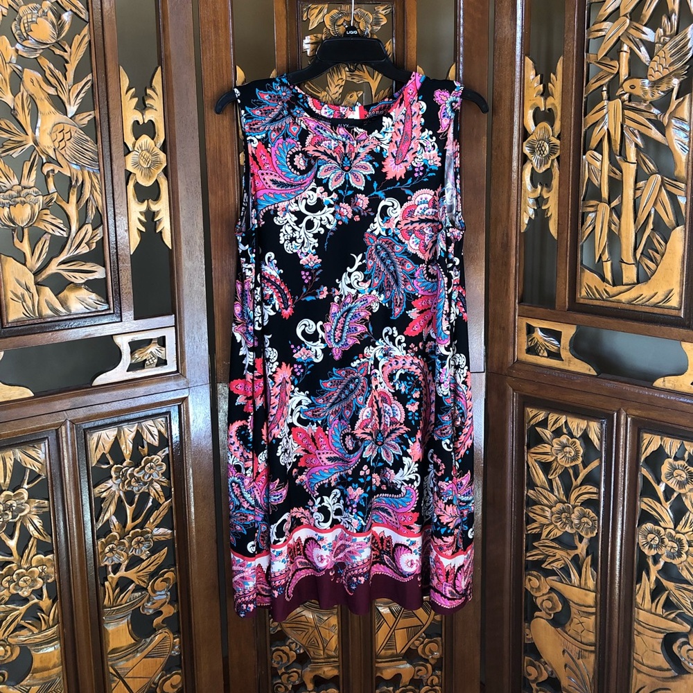 Alyx Bold Floral Paisley Sleeveless Shift Dress
